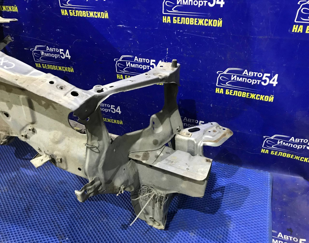 Лонжерон передний правый TOYOTA IPSUM 1997