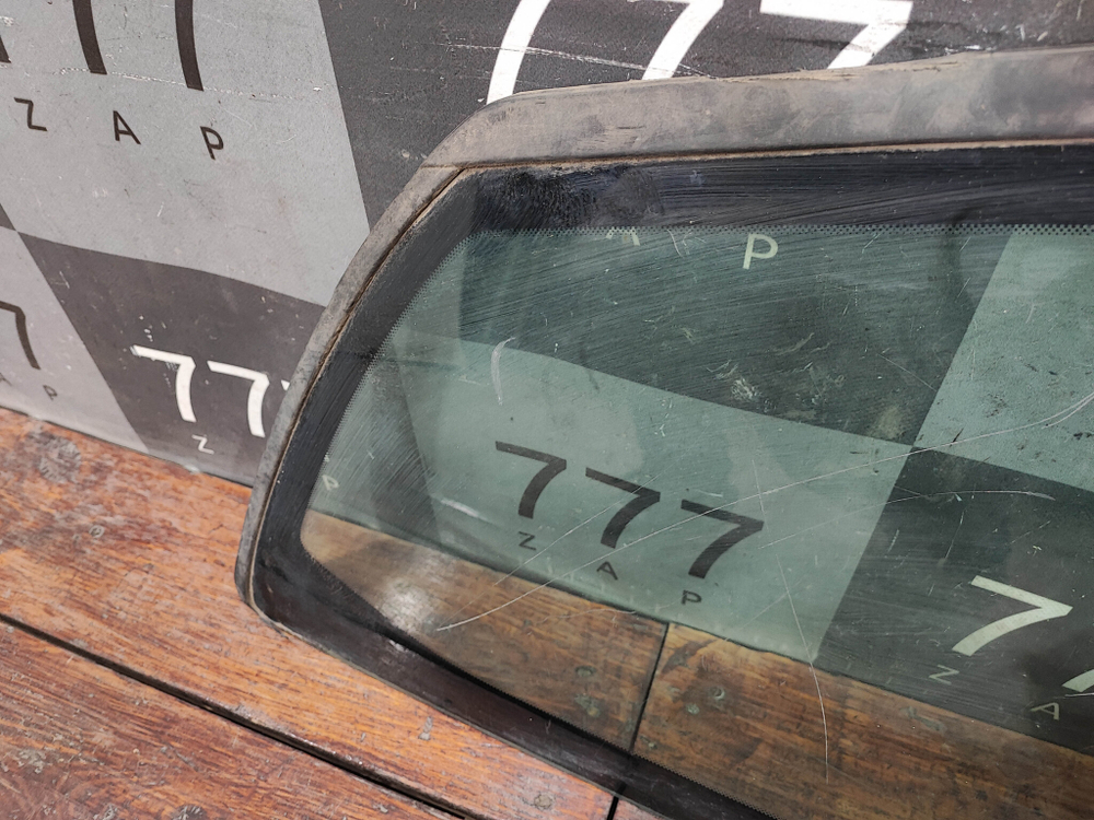 Стекло багажника правое Citroen C4 Grand Picasso 2 13-18 Б/У Оригинал 9676908380