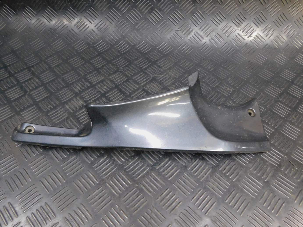 Пластик бака правый Kawasaki ZZR 400 98 052985