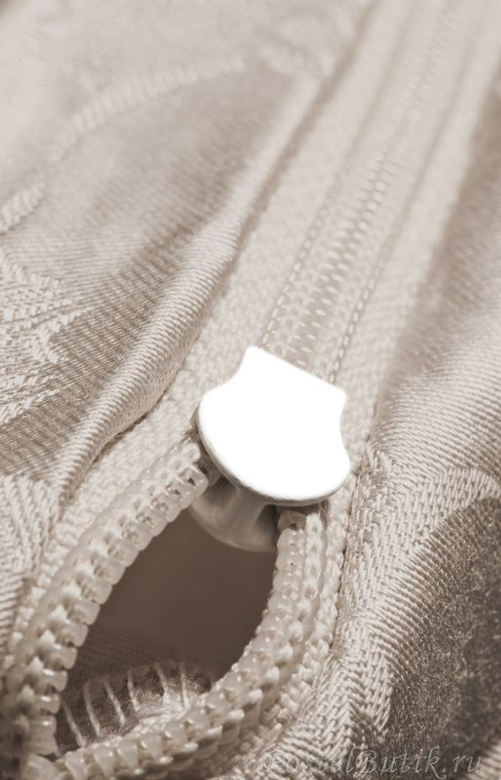 Наволочка 70x70 JOOP! Cornflower бежевая