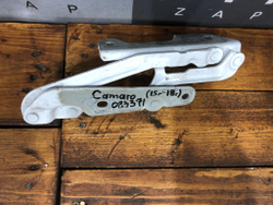 Петля крышки багажника правая Chevrolet Camaro 6 15-22 Б/У Оригинал 84045964