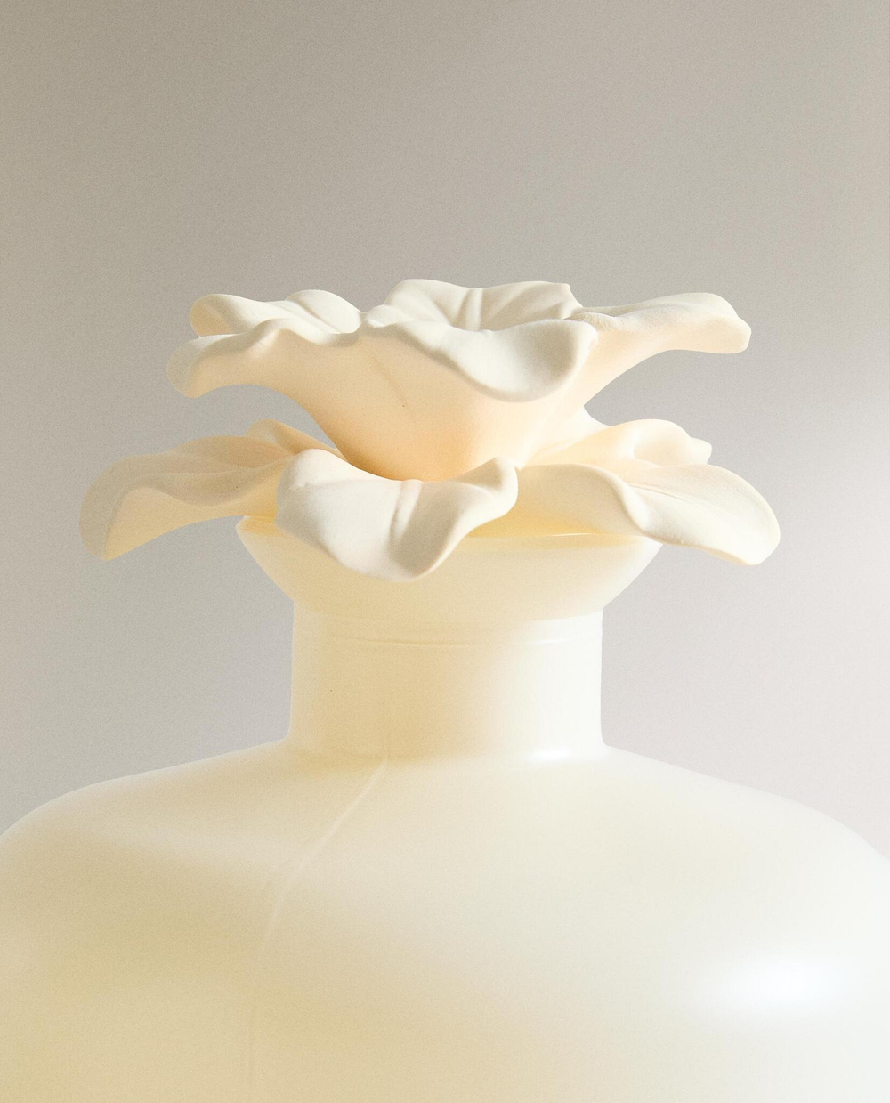 Zara Home ORCHIDÉE LUMIÈRE CERAMIC AIR FRESHENER — ароматический диффузор с тростниковыми палочками, Орхидея Света, 150 мл