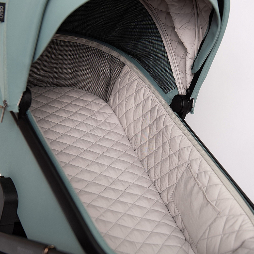 Детская коляска Peppy Monaco 3 в 1 с автокреслом Rise Mint (мятный), рама черная