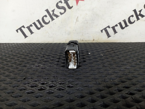 Кнопка люка