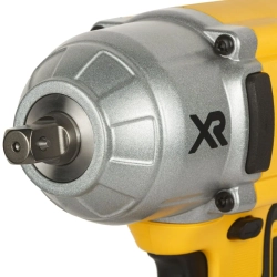 Аккумуляторный гайковерт DeWalt DCF899P2