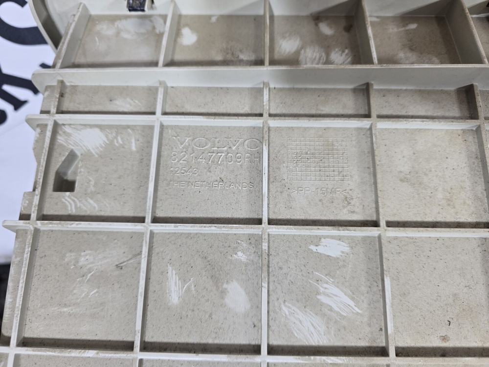 Консоль салона кабины верхняя