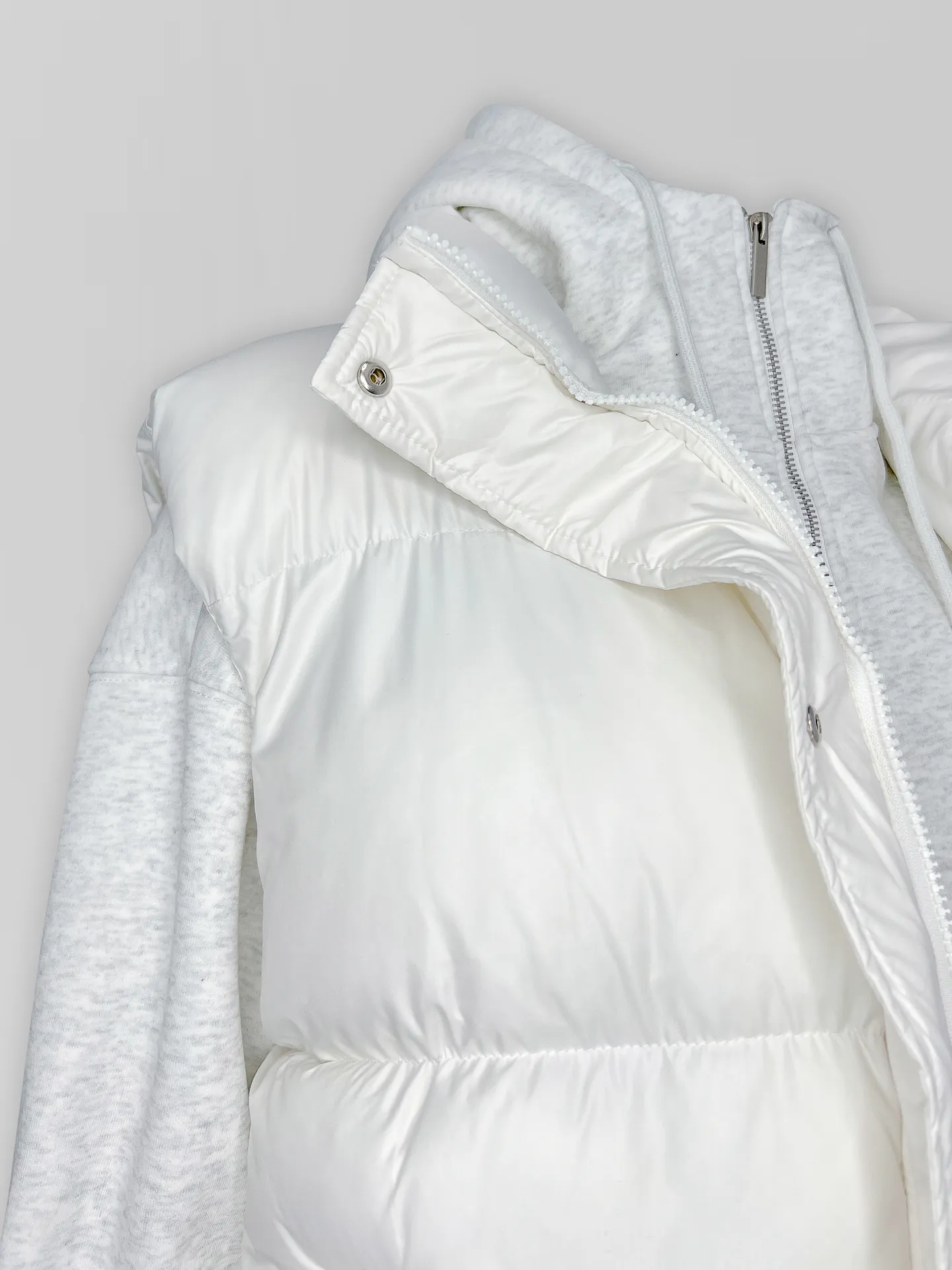 Спортивный костюм-тройка 23367 из зип-кофты, прямых штанов на кулиске и жилета