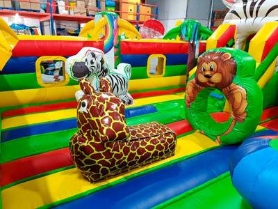 Коммерческий надувной батут "Зверята на радуге" 8х6х2,8