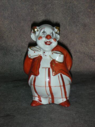 Статуэтка. Фарфор. Обаятельный клоун. Capodimonte. Италия