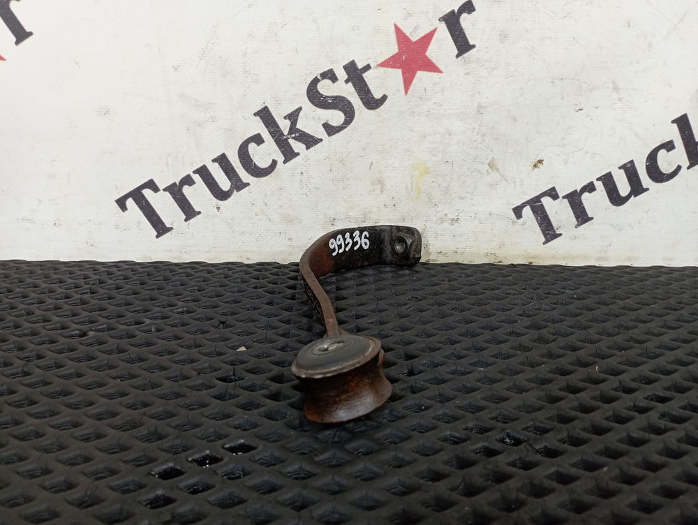 Кронштейн радиатора правый 2020г.