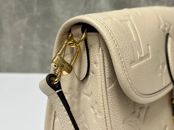 Сэтчел Louis Vuitton Diane кремовый