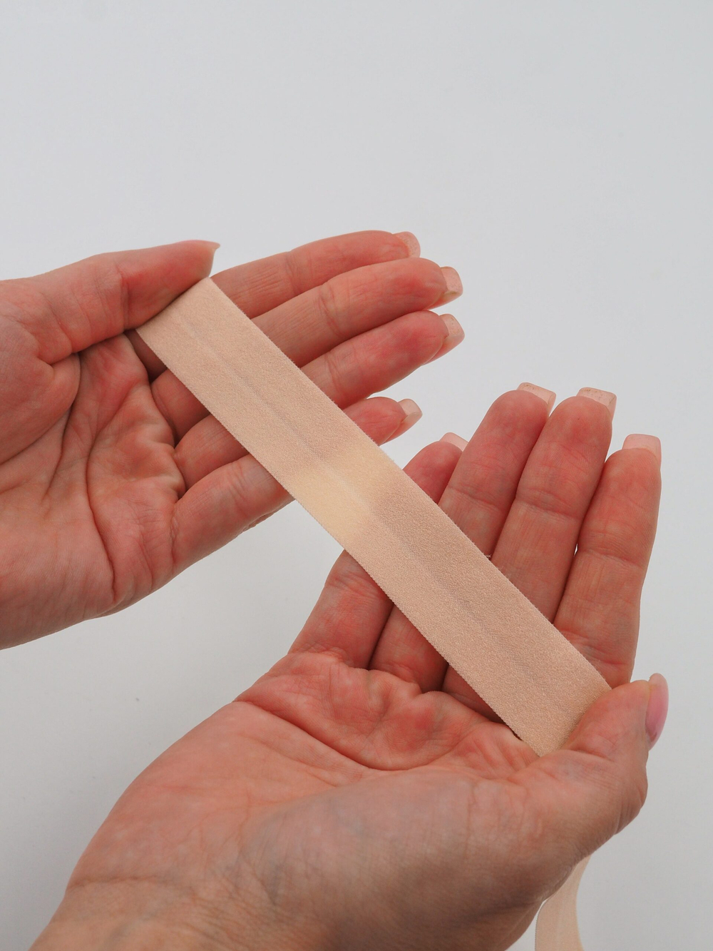 Бейка эластичная пион матовая ширина 20 мм