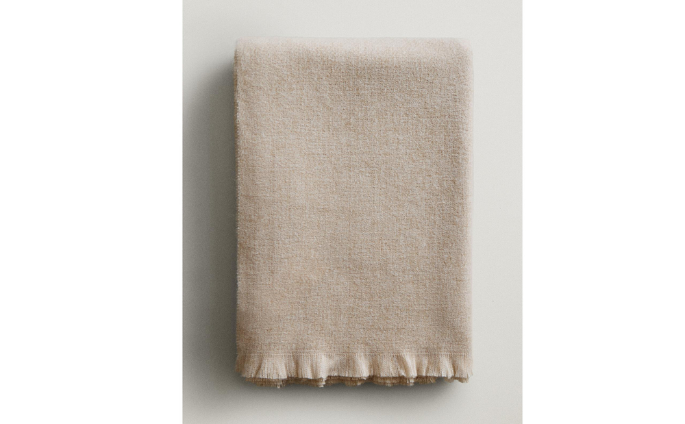 Zara Home плед из полиэстера, светло-бежевый