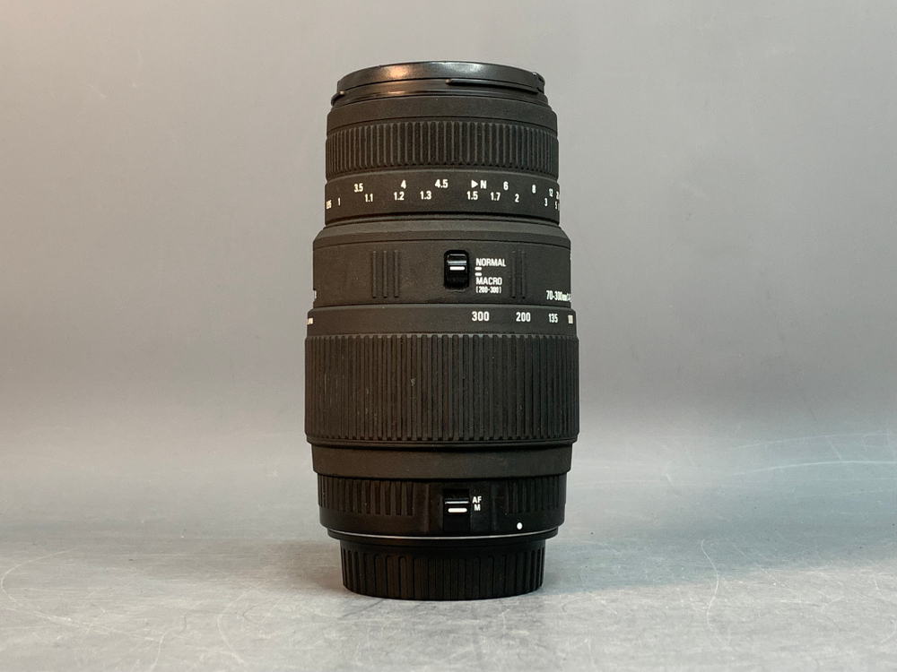 Sigma AF 70-300mm 4-5.6 DG Canon EF царапинки на передней линзе
