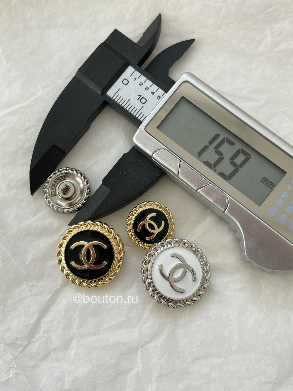 Пуговицы Шан. Черные золото эмаль