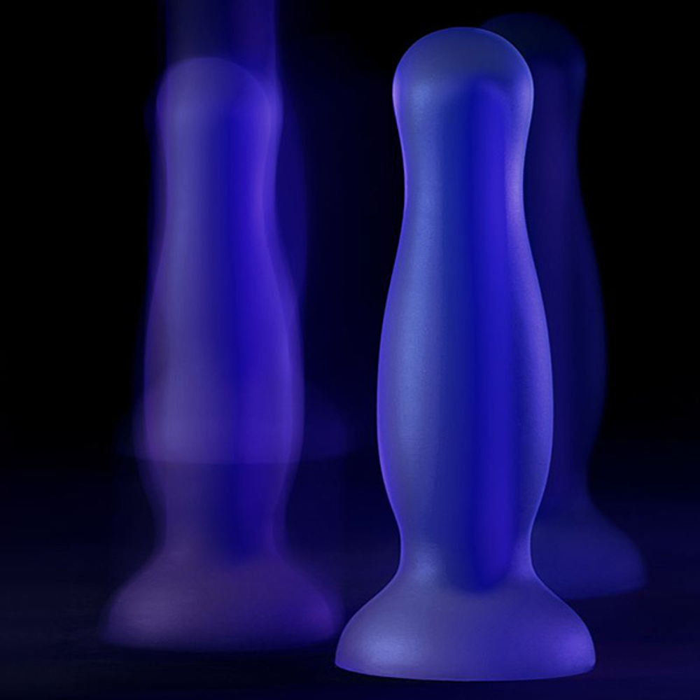 Голубая светящаяся в темноте анальная втулка 10см ToyFa Beyond Kyle Glow 873012