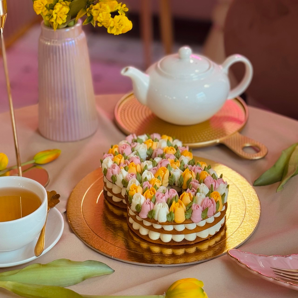 Торт "Цифра 8" – весеннее вдохновение к 8 Марта