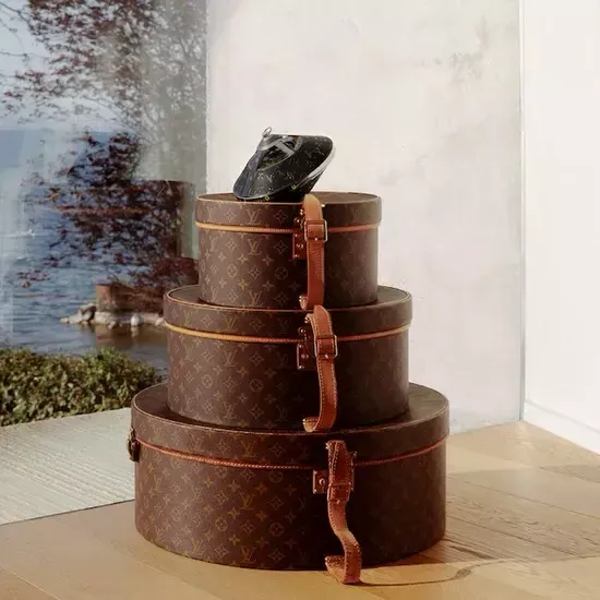 Колонка LOUIS VUITTON Horizon Light Up Speaker