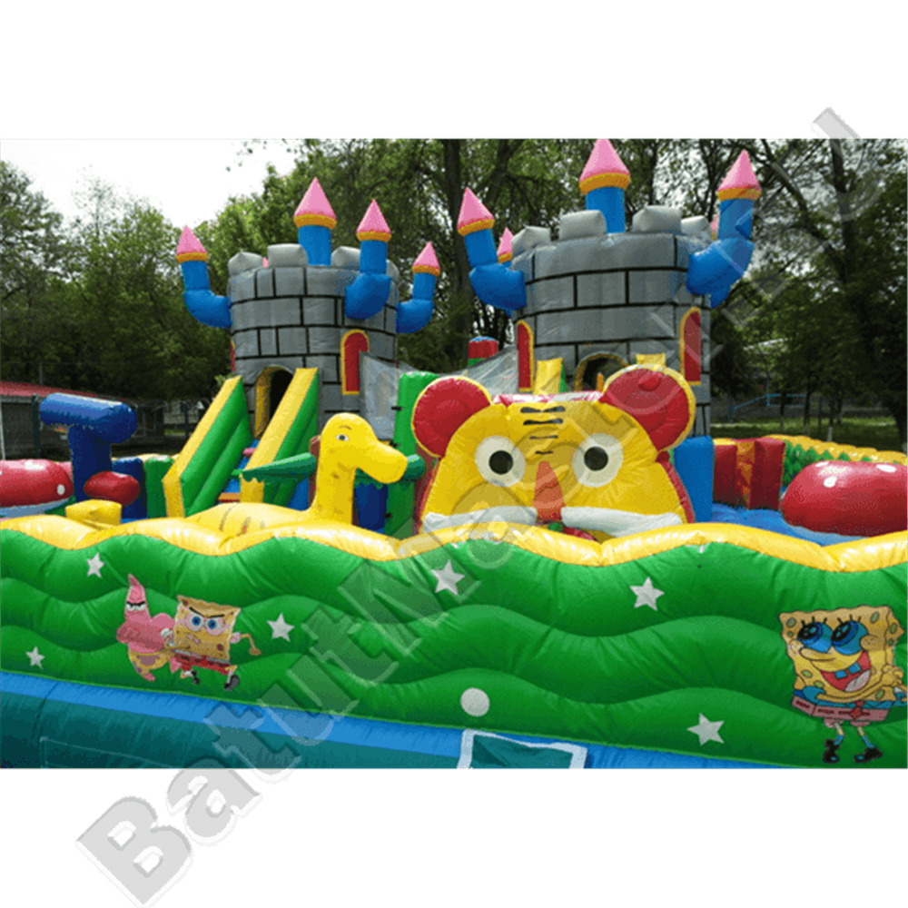 Большой надувной батут "Средневековье" 20*20*5 м