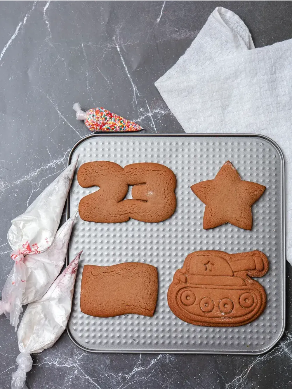 Набор для росписи на 23 февраля: цифра, танк, звезда, флаг