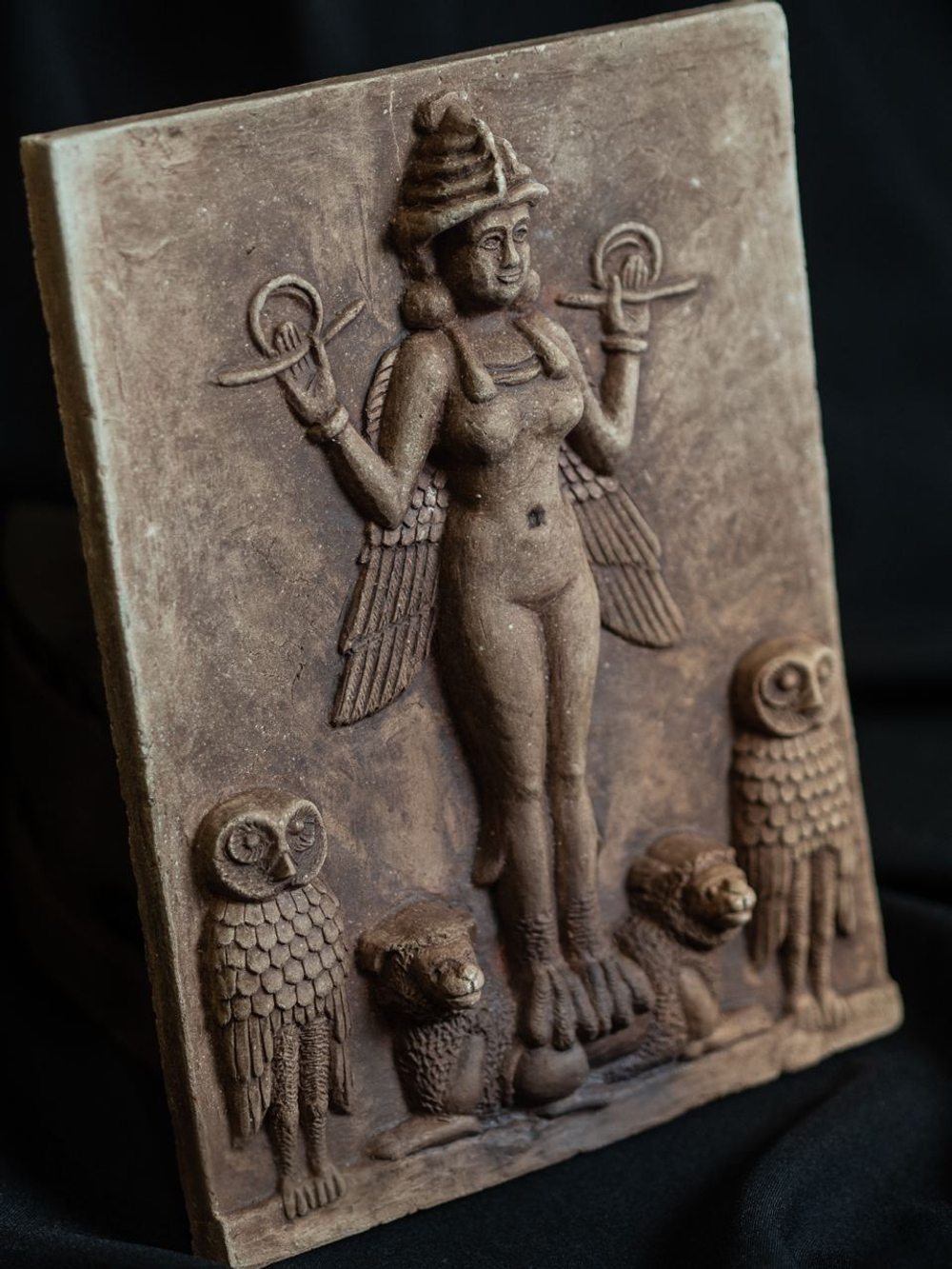 Рельеф Берни. Королева/Царица Ночи