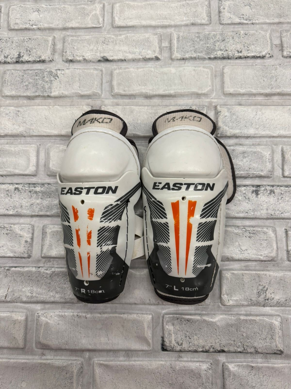 Easton mako YTH 7”