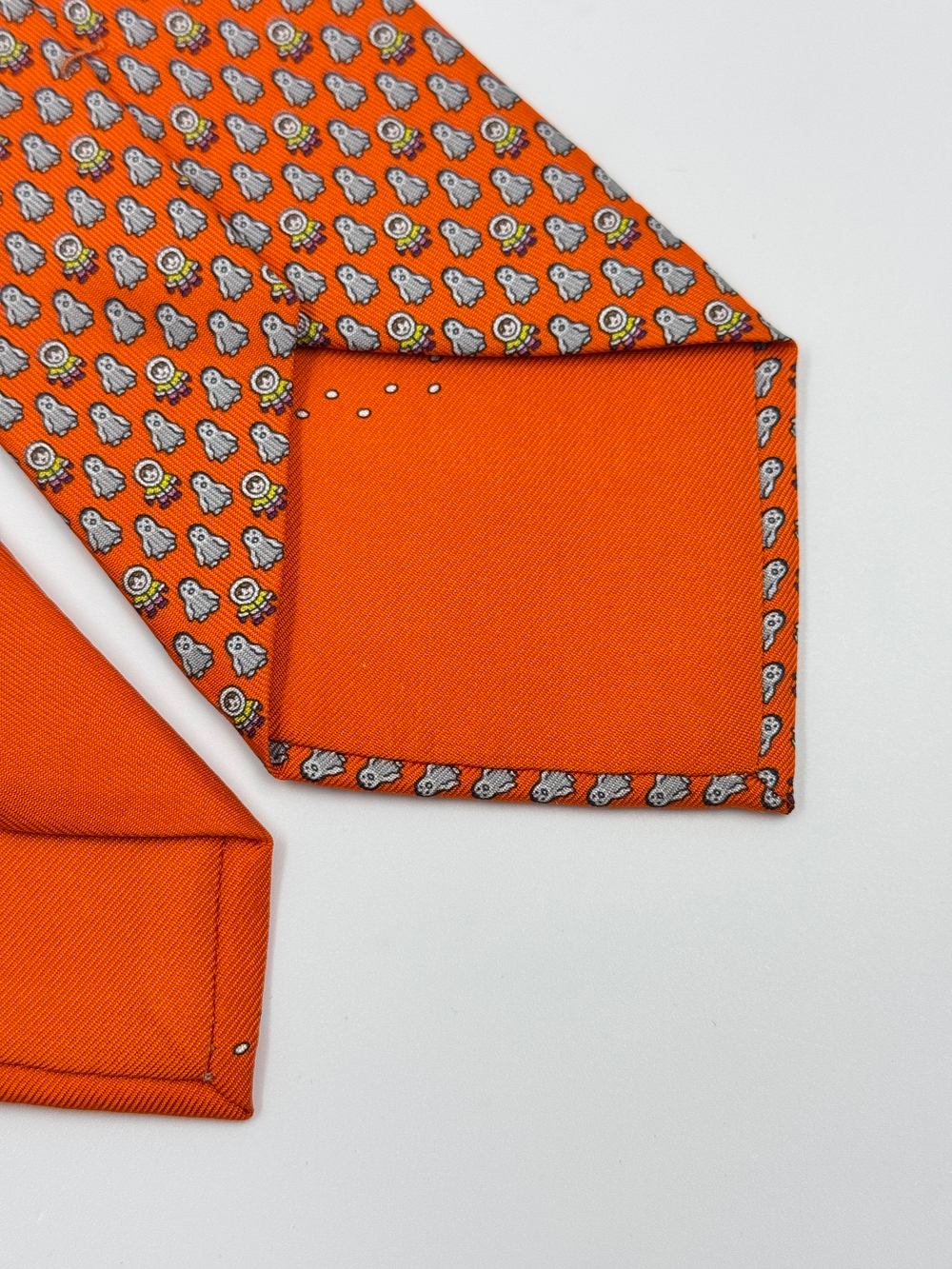 Галстук оранжевый с пингвинами Hermes