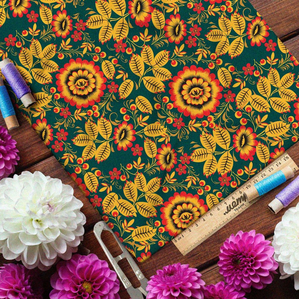 Ткань дюспо хохлома из небольших подсолнухов на зелёном фоне
