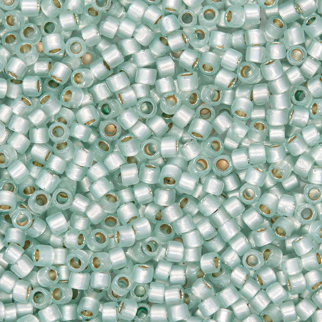 Японский бисер TOHO Treasure (№PF2116), с внутренним серебрением, полупрозрачный глянцевый