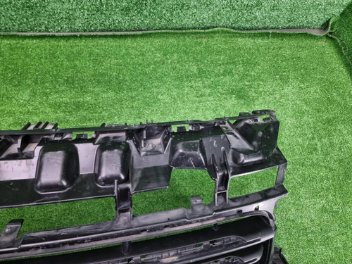 Решетка переднего бампера Porsche Cayenne 3 17-23