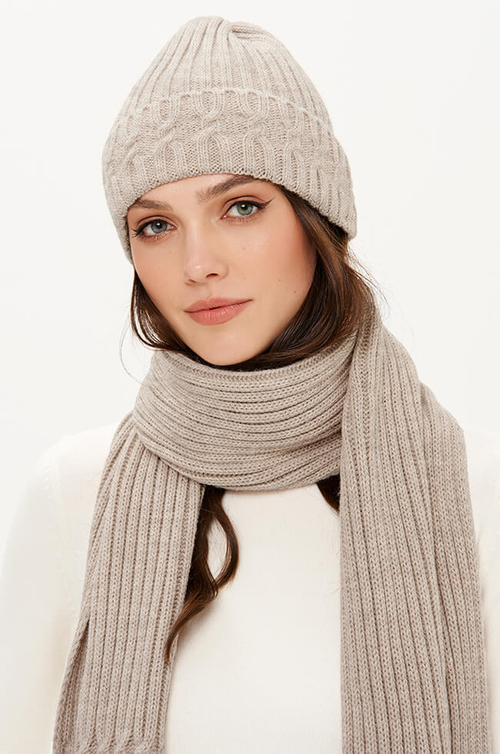8425 Шапка женская (бежевый)