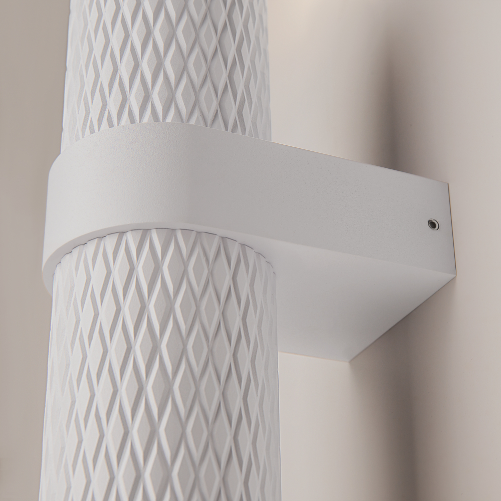 Настенный светильник (бра) Maytoni C069WL-02W