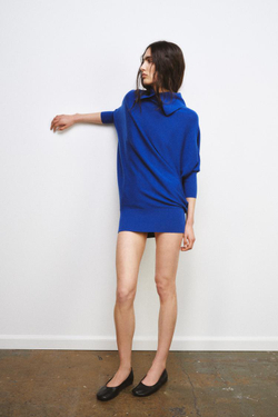 ZARA ДЛИННЫЙ СВИТЕР С РУКАВАМИ «ЛЕТУЧАЯ МЫШЬ», ЯРКО-СИНИЙ