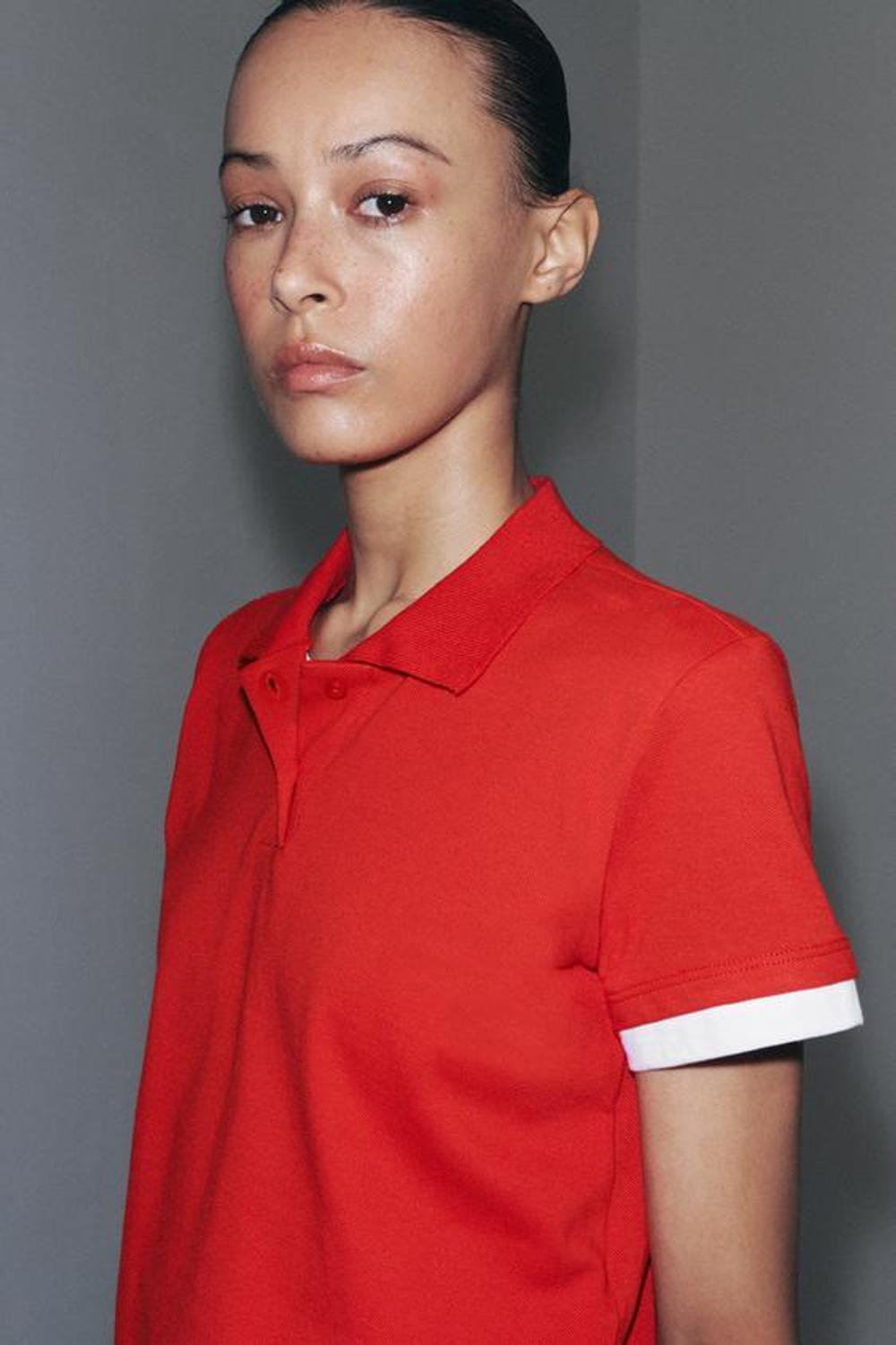 ZARA ТОП С ВОРОТНИКОМ ПОЛО И КОНТРАСТНЫМИ ДЕТАЛЯМИ, КРАСНЫЙ