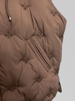 Жилетка однотонная на молнии и кнопках с капюшоном и вышитым узором