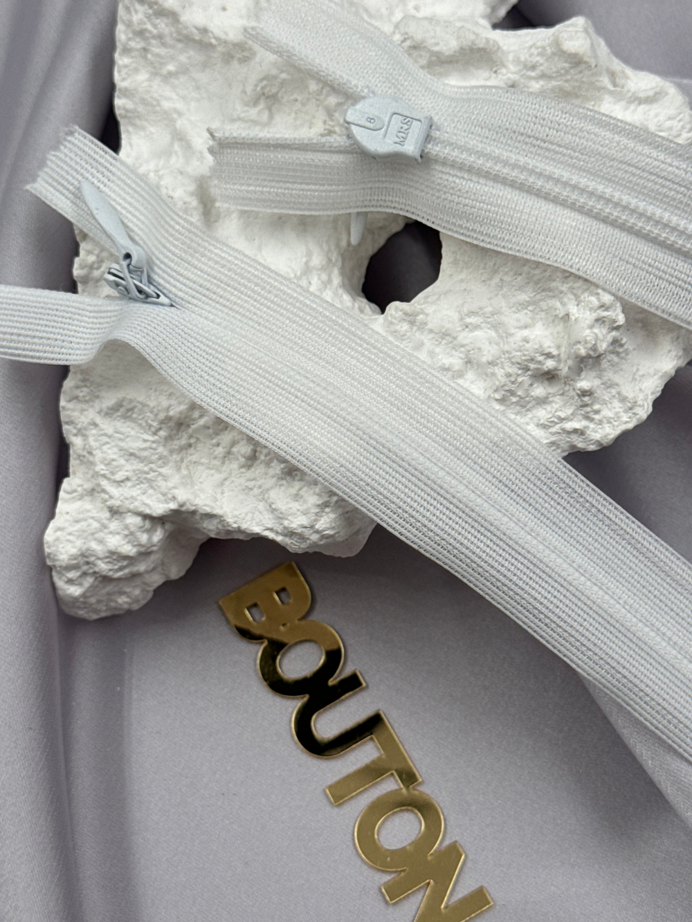 Молния Riri потайная неразъёмная, 3мм, цвет 2101, белый