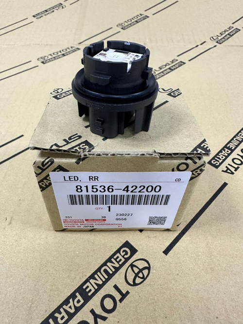 Лампочка LED TOYOTA 8153642200