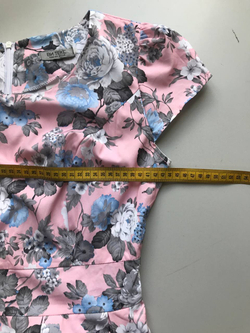 Платье Ви Текс приятной расцветки, визуально на 42/44 размер