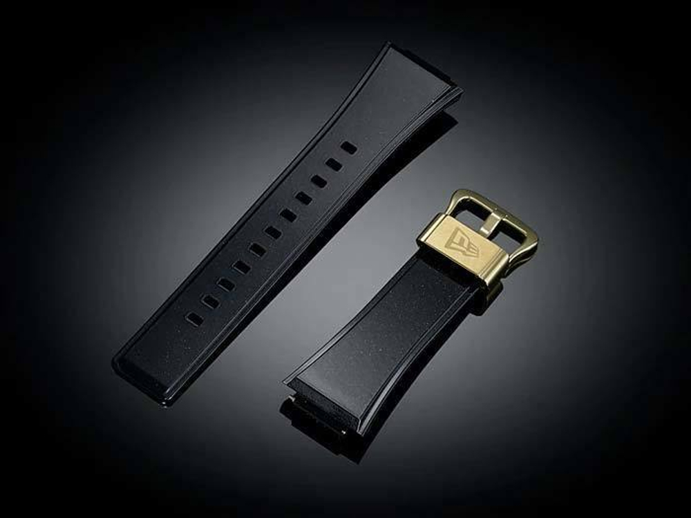 Японские наручные часы Casio G-SHOCK GM-110NE-1AER с хронографом