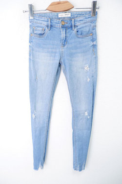 Джинсы Stradivarius с рваным эффектом 40 размер