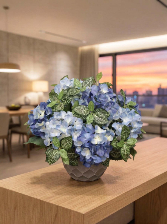 Гортензия сине-голубая в горшке искусственная
