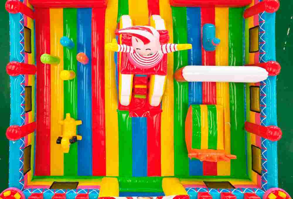 Коммерческий надувной батут "Максипарк развлечений" 15*8*7,5 м