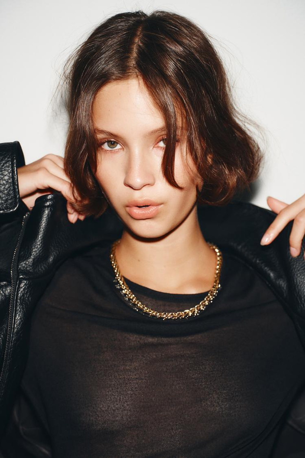 ZARA ОЖЕРЕЛЬЕ С КОНТРАСТНЫМИ ЗВЕНЬЯМИ И ПОДВЕСКАМИ, ЗОЛОТИСТЫЙ