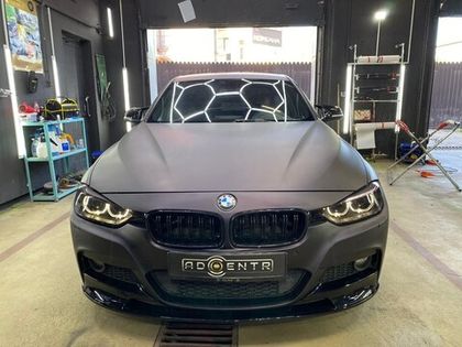 BMW в черно фиолетовую пленку Carbins M91-04