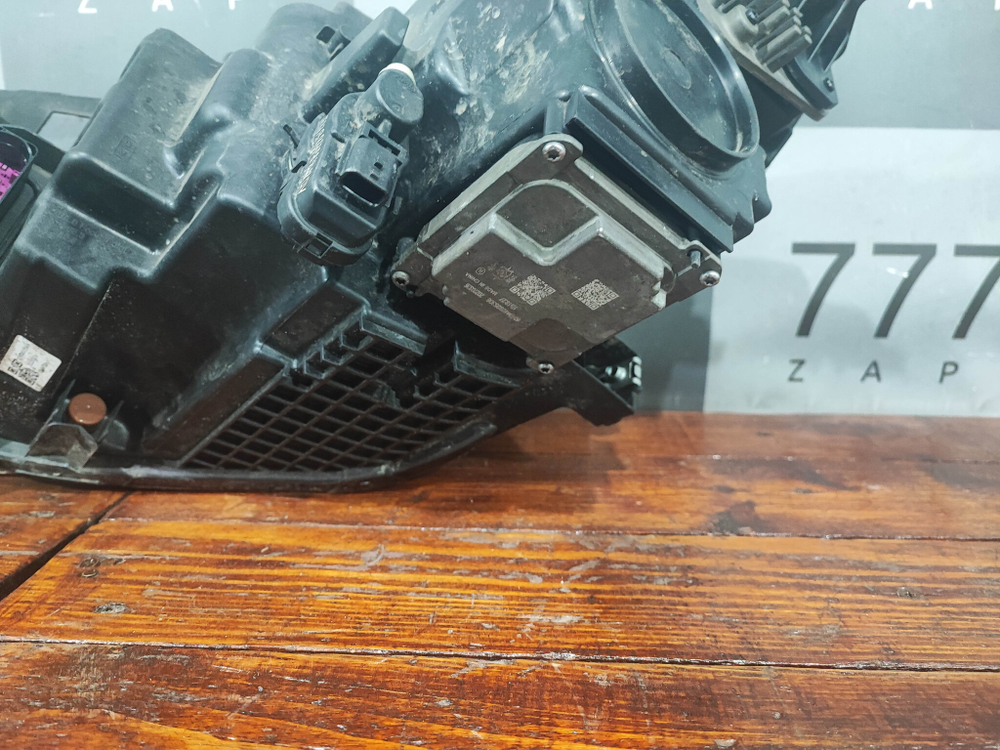 Фара правая LED Chery Tiggo 8 Pro 21-нв Б/У Оригинал 605000235AA