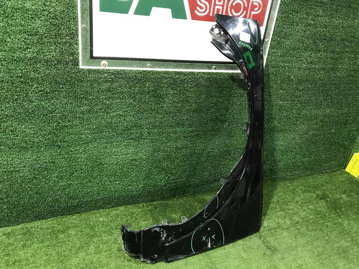 Крыло переднее левое Land-Rover Discovery 3 (2004-2009)