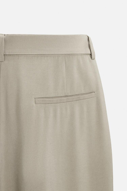 ZARA БРЮКИ С ЗАЩИПАМИ И РЕМНЕМ, СЕРЫЙ