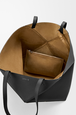 Loewe Большая сумка-тоут Puzzle Fold из мягкой зернистой телячьей кожи, черный