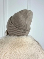 шапка зимняя из ангоры с отворотом вязаная