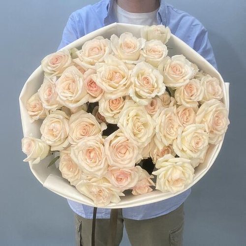 Монобукет из 7 кустовых роз QEEN. Монобукет 017 Chalet Green